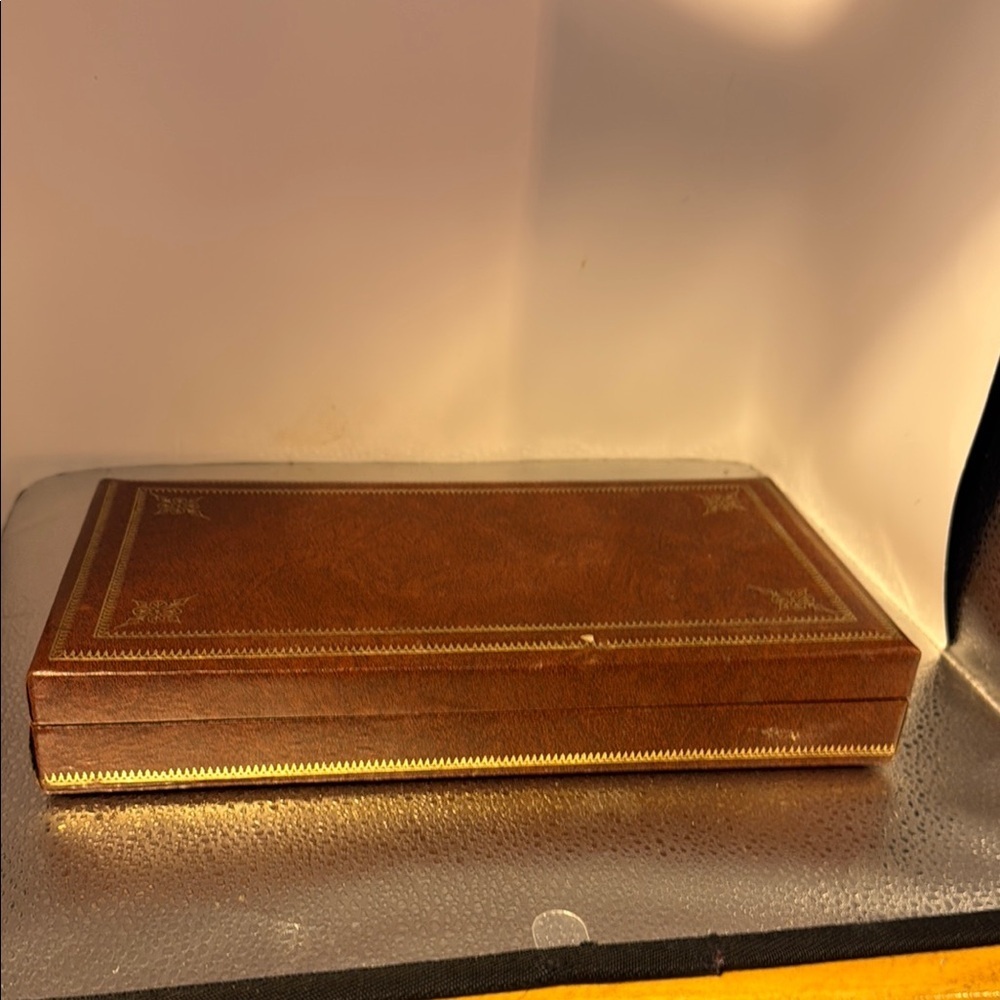 Elegant Brown Leather Jewelry Box​